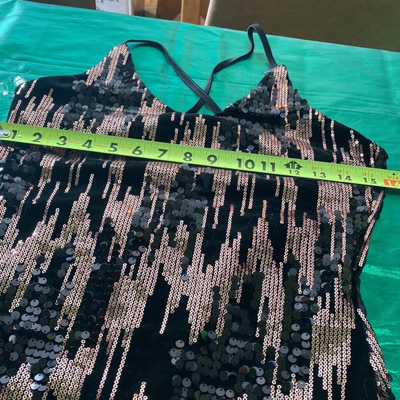 Beautiful party dress - Picture 7 of 11